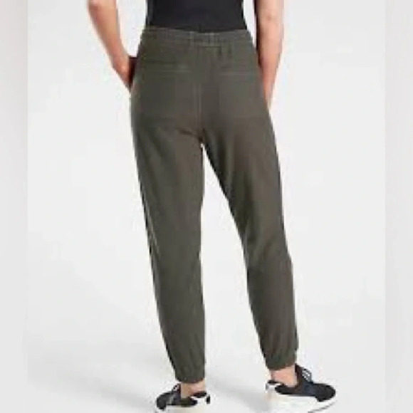 Athleta Farallon Jogger Pant in Charcoal Grey - Size 2 - Picture 2 of 11